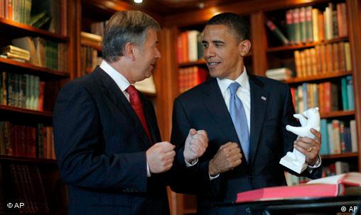 Barack Obama and Berlin Mayor Klaus Wowereit