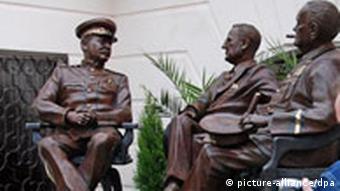 Памятник Сталину, Рузвельту и Черчиллю в Сочи