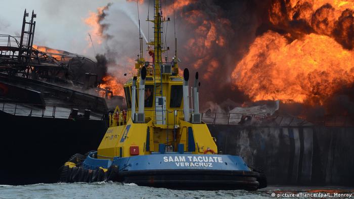 Mexiko Explosion Küste Veracruz (picture-alliance/dpa/L. Monroy)