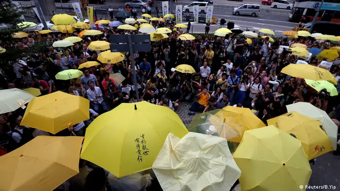 Hongkong China Regenschirme Umbrella Revolution (Reuters/B.Yip )
