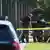 Policiais investigam escola em Townsville, na Carolina do Sul, onde adolescente abriu fogo