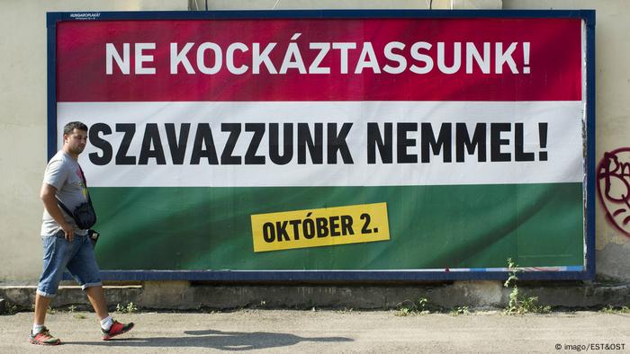 Budapest Ungarn Referendum Plakate (imago/EST&OST)