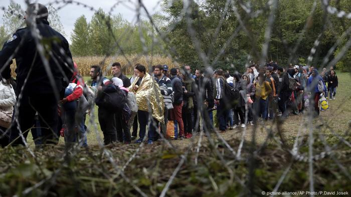 Flüchtlinge Migration Kroatien Grenze Ungarn (picture-alliance/AP Photo/P.David Josek)