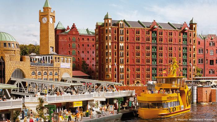 The historic warehouse district in Miniatur Wunderland in Hamburg (Miniatur Wunderland Hamburg)