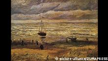 Jun. 06, 1880 - Holland - View of the Sea at Scheveningen - The poor and money |
Copyright: picture-alliance/ZUMAPRESS