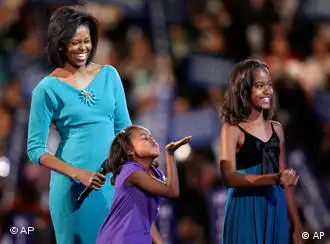 美国民主党党代会上的奥巴马夫人和女儿