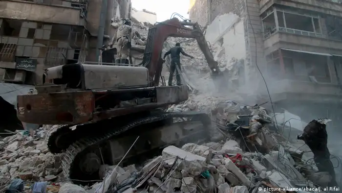 Syrien Aleppo - Zerstörung nach Luftangriff (picture-alliance/abaca/J. al Rifai)