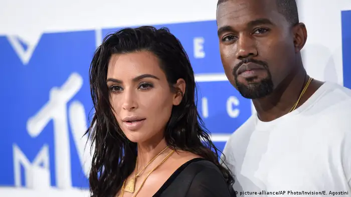 Kim Kardashian und Kanye West (picture-alliance/AP Photo/Invision/E. Agostini)