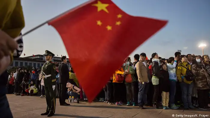 China Nationalfeiertag - Flagge Tiananmen Platz in Peking