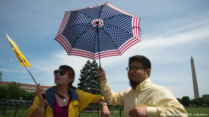 USA Chinesische Touristen in Washington (Getty Images/AFP/A. Caballero)