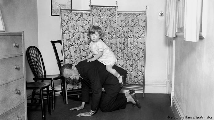 Милиони деца по света, а и техните родители, са се