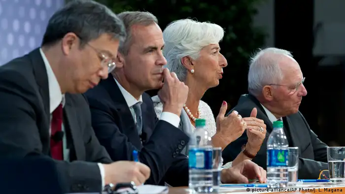 USA Washington Weltbank IWF Tagung Christine Lagarde, Wolfgang Schauble, Yi Gang, Mark Carney (picture-alliance/AP Photo/J. L. Magana)