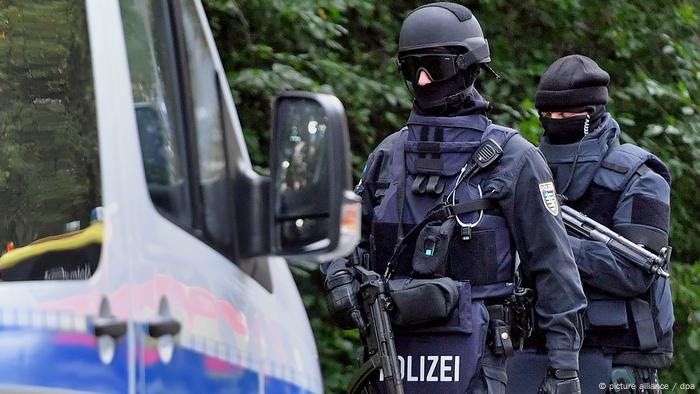 Jaber al-Bakr, fugitivo bajo sospecha de estar planeando un fuerte atentado en Alemania, fue detenido en la madrugada de este lunes 10 de octubre en Leipzig. (10.10.2016)