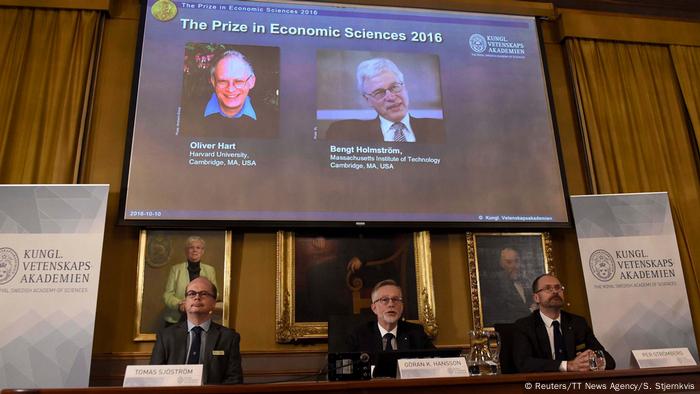 Schweden Bekanntgabe Wirtschafts-Nobelpreis 2016 in Stockholm (Reuters/TT News Agency/S. Stjernkvis)