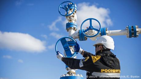 Russland Öl - Förderanlage Purneftegaz (picture -alliance/dpa/Sputnik/E. Biyatov)