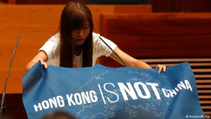 Hong Kong Legislativrat - Protest gegen China (Reuters/B. Yip)