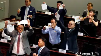 Hong Kong Legislativrat - Protest gegen China