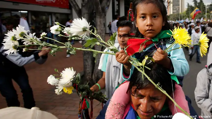 Los ciudadanos clamaron porque el presidente Juan Manuel Santos y Álvaro Uribe, feroz opositor del Acuerdo de Paz, lleguen a acuerdos comunes que permitan seguir en la búsqueda de superar un conflicto armado de más de medio siglo.