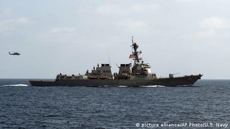 Jemen USS Mason Manöver (picture alliance/AP Photo/U.S. Navy)