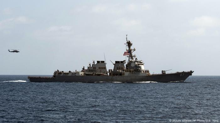 Jemen USS Mason Manöver (picture alliance/AP Photo/U.S. Navy)