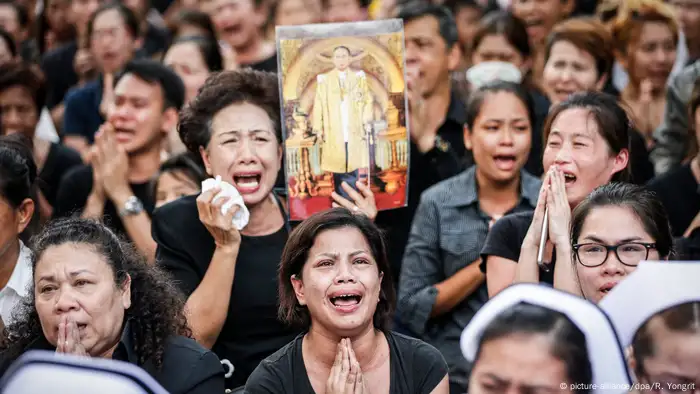 Thailand Bangkok - Beisetzung von König Bhumibol Adulyadej (picture-alliance/dpa/R. Yongrit)