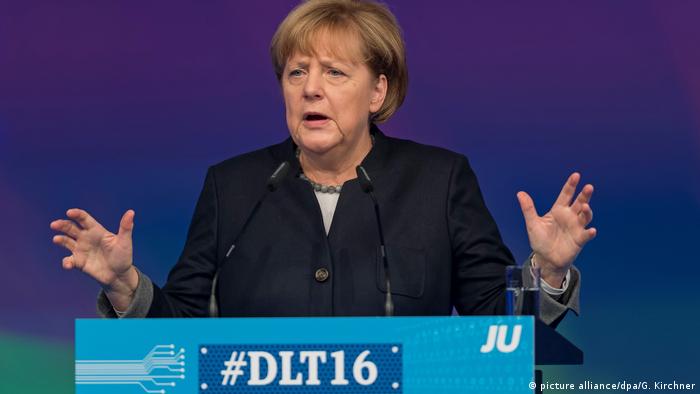 Deutschland Merkel auf dem Deutschlandtag der Jungen Union (picture alliance/dpa/G. Kirchner)