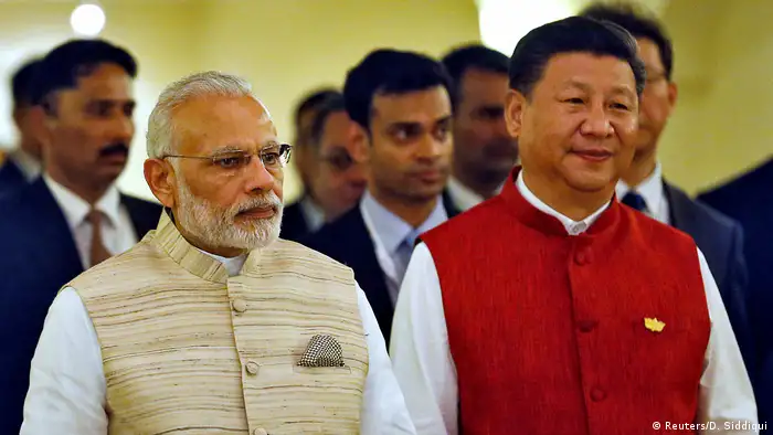 Indien Goa Benaulim BRICS Gipfel - Narendra Modi und President Xi Jinping