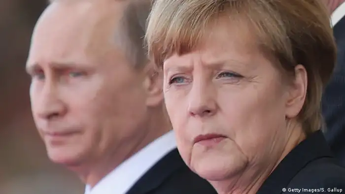 Frankreich Merkel und Putin (Getty Images/S. Gallup)