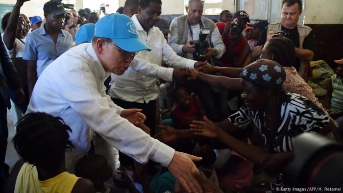 UNO-Generalsekretär Ban Ki Moon besucht Haiti (Getty Images/AFP/H. Retamal)