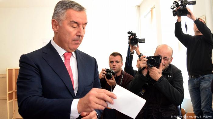 Montenegro Parlamentswahlen Milo Djukanovic (Picture-Alliance/dpa/B. Pejovic)