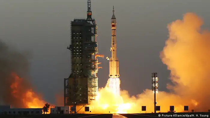 China startet Shenzhou-11 Raumfahrzeug
