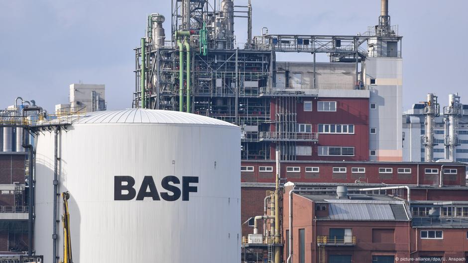 BASF confirms investigations into fraudulent invoicing | Business | Economy and finance news from a German perspective | DW | 12.02.2018