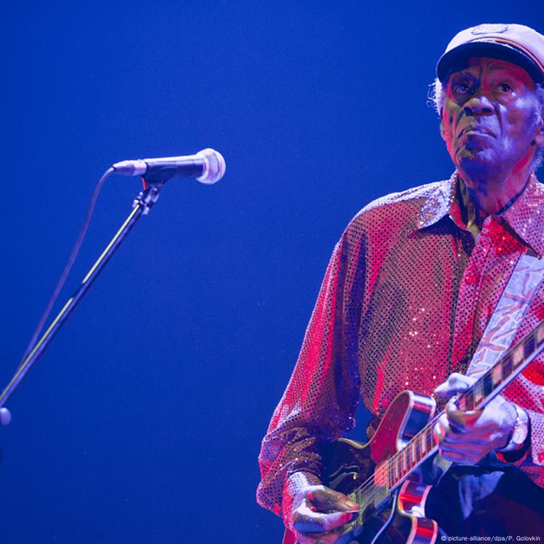 Rock 'n' roll legend Chuck Berry turns 90 – DW – 10/18/2016