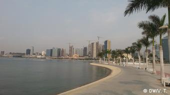 Angola Bucht von Luanda mit Skyline