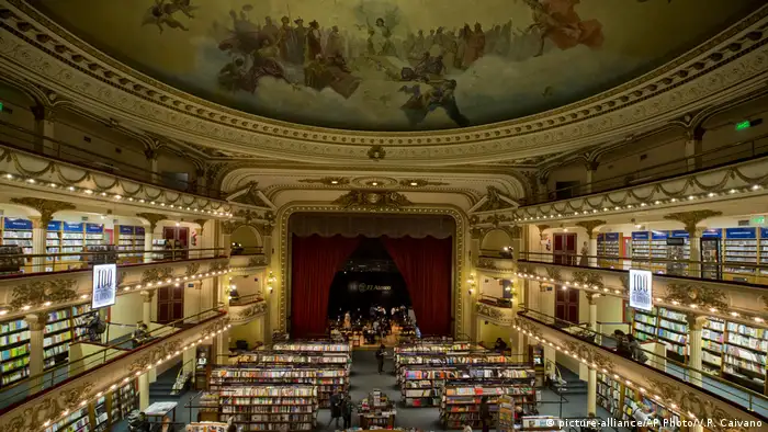 Buchhandlung El Ateneo in Buenos Aires (picture-alliance/AP Photo/V.R. Caivano)