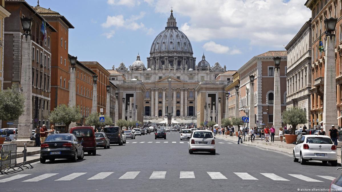 Visiting and enjoying the last of the four Hard Rock Cafe in Italy, ROME!!!, image size:1199x674