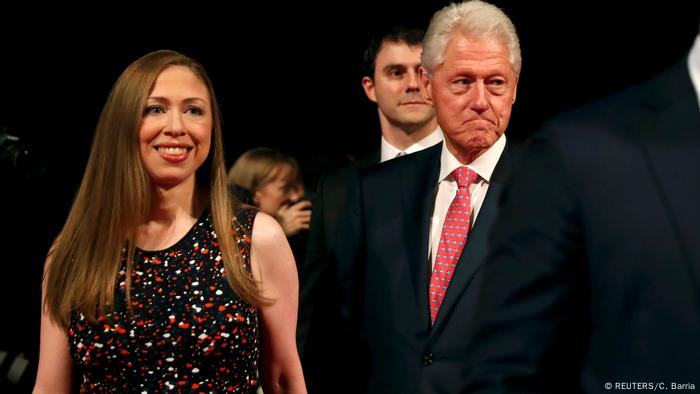 Wikileaks destapa posible enriquecimiento ilícito de Bill Clinton | El Mundo | DW Wikileaks destapa posible enriquecimiento ilícito de Bill Clinton | El Mundo | DW