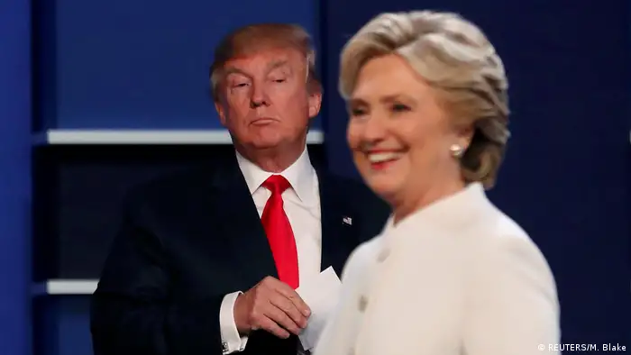 Trump während einer Fernsehdebatte mit der demokratischen Kandidatin Hillary Clinto