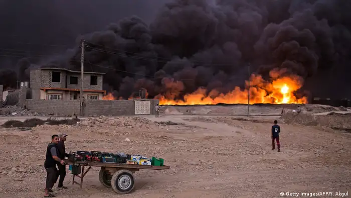 Irak Region Mossul Brennendes Öl