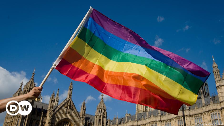 Uk To Pardon Thousands Convicted Under Anti Gay Laws Dw 10202016 2254