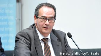 Γκέοργκ Στράιτερ, Μέρκελ, αναπληρωτής, κυβερνητικός εκπρόσωπος, 