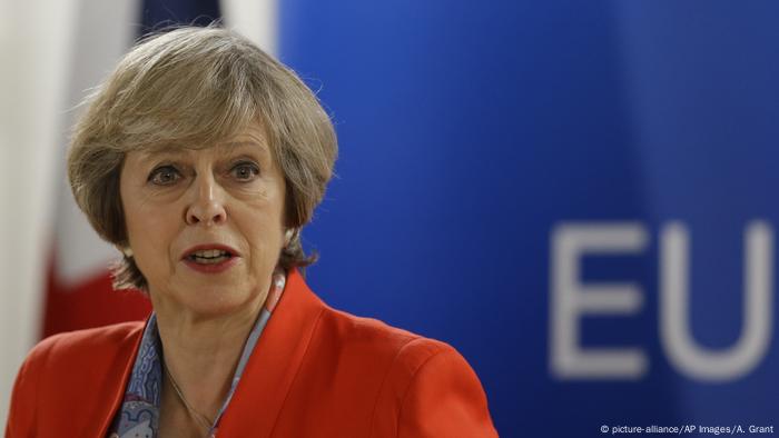 Una grabación secreta filtrada a The Guardian revela los temores de May sobre daños a la economía, que contrastan con dura postura adoptada ahora, sin acceso al mercado único, en aras de reducción de la inmigración. 26.10.2016