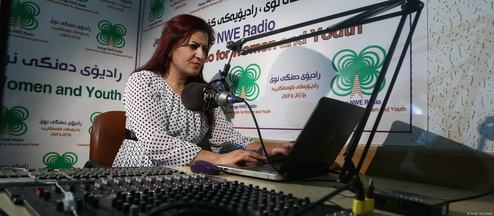 Kurdish women reach out through radio – DW – 10/24/2016