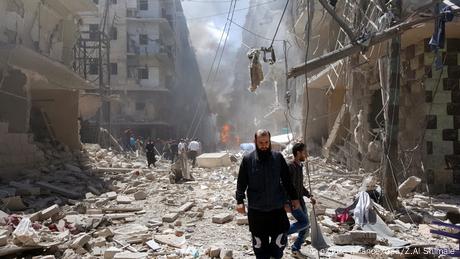 Syrien Aleppo Trümmer (picture-alliance/dpa/Z.Al Shimale)