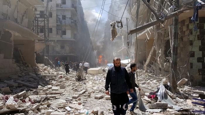 Syrien Aleppo Trümmer (picture-alliance/dpa/Z.Al Shimale)