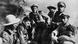 Soldados paraguayos escoltan a dos prisioneros de guerra bolivianos. Soldados paraguayos escoltan a dos prisioneros de guerra bolivianos.