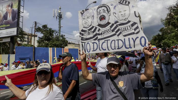 A pesar de que calles lucían con menos movimiento, el paro nacional convocado por la oposición tuvo una tímida acogida, tras las amenazas de Nicolás Maduro de expropiar a las empresas que no abrieran. 28.10.2016