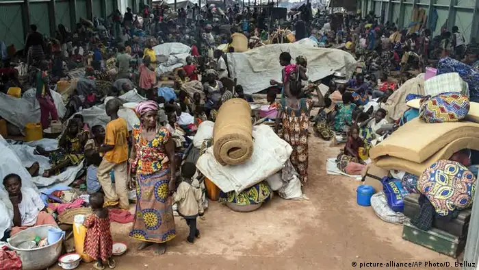 Zentralafrikanische Republik Kaga Bandoro Flüchtlingscamp (picture-alliance/AP Photo/D. Belluz)