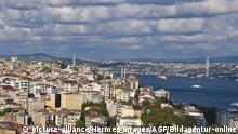 +++Nur im Rahmen der Berichterstattung zu verwenden!+++
Turkey, Istanbul, View from Galata Tower | Verwendung weltweit, Keine Weitergabe an Wiederverkäufer.
(c) picture-alliance/Hermes Images/AGF/Bildagentur-online