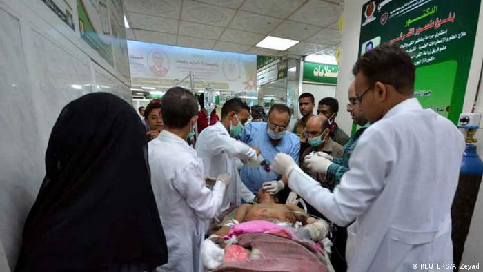 Jemen Verletzter vom Luftangriff in Houdieda (REUTERS/A. Zeyad)